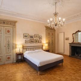 dHomes Apartments and Rooms - Galleria Gold, balcony