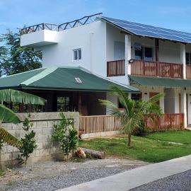 Dani's Guesthouse, khách sạn ở Las Galeras