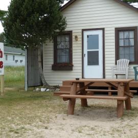 Beach House Lakeside Cottages, hótel í Mackinaw City