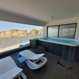 סי כנרת- דירות עם בריכה פרטית מבית בלו מגדל, hotel em Migdal