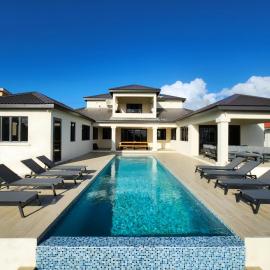 Mullins Bay View - 4 Bed - Sea View, Infinity Pool, hotel di Saint Peter