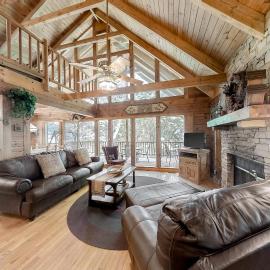 Cozy Custom Cabin Sleeps 9 Private Pond Hot Tub