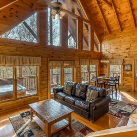 Mountainside Log Cabin Sleeps 4 Hot Tub Game Room