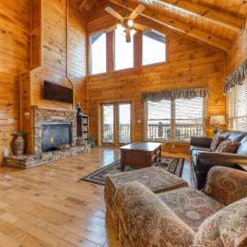 Cozy Log Cabin Sleeps 4 Amazing Mtn Vista Hot Tub