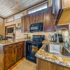 New Authentic Luxe Tiny House Sleeps 4 Hot Tub โรงแรมในพิเจนฟอร์จ
