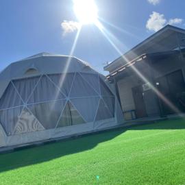 glamping base YOLO, hotel di Nakijin