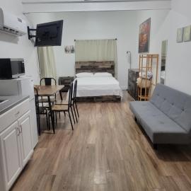 Charming Private Studio,Full Amenities, Great Location
