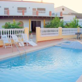 Traditional Andalusian Mansion, Córdoba, hotel in Moriles