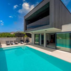 Luxury Villa Black Cube with Heated pool
