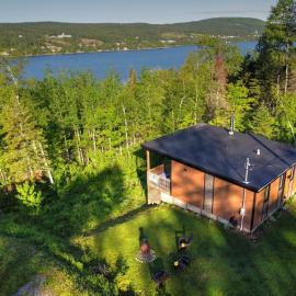 L'Enchanteur - Private Spa & Pet Friendly, hotel a Pohénégamook