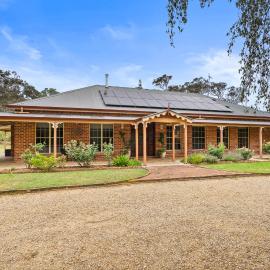 Viesnīca 6 Minutes from Bathurst CBD - The Estait Homestead - Laffing Waters Retreat pilsētā Kelso