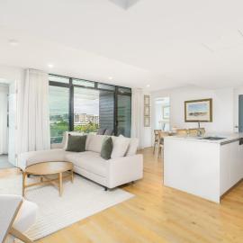 Premium Apartment with Scenic Views near City - Hosted by Canstay، فندق في Campbell