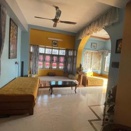 Entire 2BHK AC, Walk to Palace, hotel v mestu Kuch Bihār
