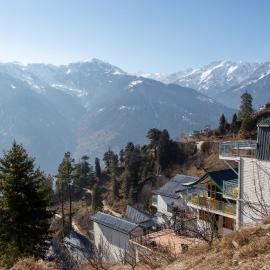 Hamta 270, Private Cliff Side Suites With 270 Mountain Views, Sethan, хотел в Манали