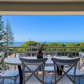 Alex Beach Front Nest