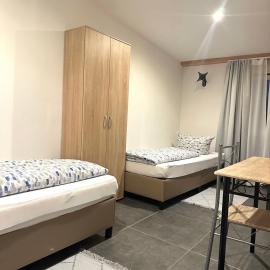 Gemütliches Doppelzimmer Gemeinschaftsbad, hotel sa Dingolfing
