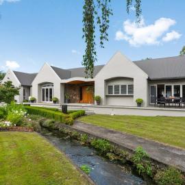 Renall St Gem Central Masterton