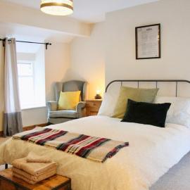 Tre Gof Bach, cosy cottage in seaside castle town