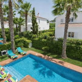 Villas Serena, hotel in Cala Blanca
