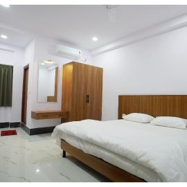 Ganesh Bhavan Banquet Hall & Rooms، فندق في Gundipet