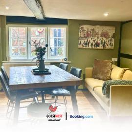 2-Bedroom Cottage In Horsham By Guest Nest Management Short Term Lets With Free Parking, Hotel in Horsham