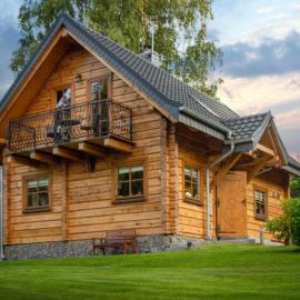 Domek z bali, отель в городе Ярнолтувек