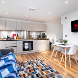 Copper Beech by Alt-Stay Contractor Accommodation - 2 Bed Contractor Home With Parking, Wi-Fi & Full Kitchen - Ideal For Long stays，霍斯福斯的飯店
