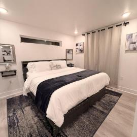 Luxury Modern King Bed 70 TV Downtown Dallas, hotel in Dallas