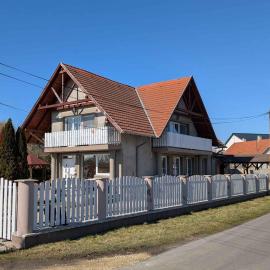 Apartment Balatonkeresztur - Balaton 19286, hotel in Balatonkeresztúr