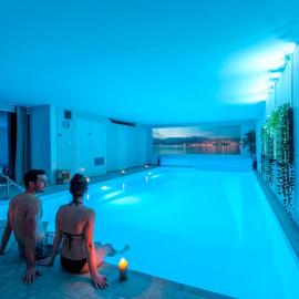Romantic 4-star suite with private heated pool