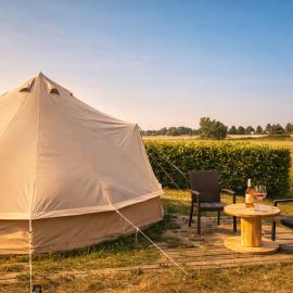 Bell Tent aan de haven, hotel di Heerewaarden