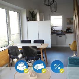 Viesnīca Neues Ferienhaus in Traumlage mit Garten pilsētā Sehestedt