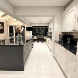 Dreamy Stay With Cosy Charm, hotelli kohteessa Addlestone