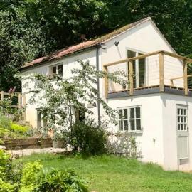 Spring Cottage-the perfect escape, romantic & cosy