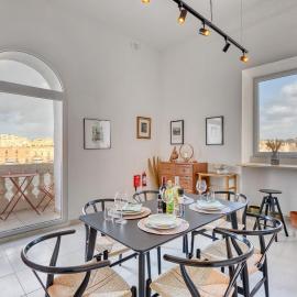 Beautiful seafront 2 bedroom apartment with breath-taking views BBRI1-1