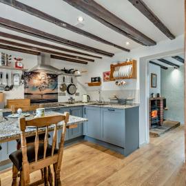 2 Bed in Bodham oc-t27775, hotel a Bodham