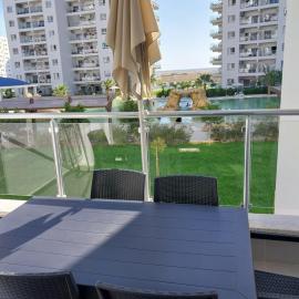 Pool View Apartment with Hotel Facilities