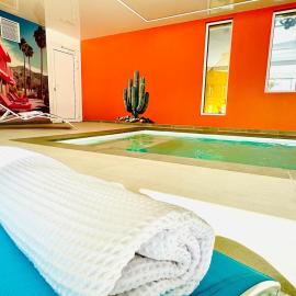 Appartement cosy ambiance San Francisco dans résidence avec piscine 2 pers 1 chambre، فندق في Neuf-Mesnil