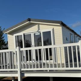 JEMs Hot-Tub Getaways 8 berth at Tattershall Lakes, hotel in Lincolnshire
