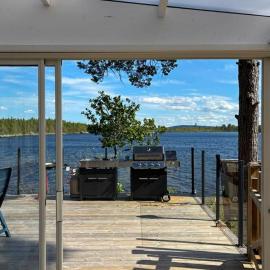 Forest Lake Retreat In Hälsingland, hôtel à Edsbyn