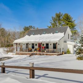 Bradford Group Getaway! Cabin w/ Deck & Fire Pit
