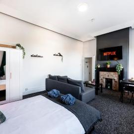 Spacious City-Centre Apartment · Sleeps 4、ノッティンガムのホテル