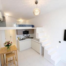 Studio à louer au cœur du Carré d or à Nice, rue Dalpozzo à 150 mètres des plages