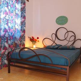 Garden house, hotel in Amarynthos