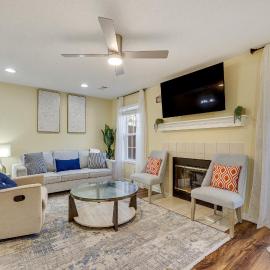 Great for Families! Quiet Auburn Getaway w/ Deck