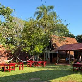 푸에르토 이구아수에 위치한 호텔 Bungalow Hostel Iguazú