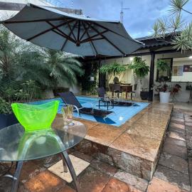 Excelente Casa para 10 pessoas proximo ao Shopping Flamboyant- Serra Dourada-Autódromo