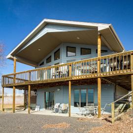 Deck w/ Lake Mac View! Spacious Family Retreat, Hotel in Lewellen