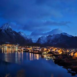 Apartment at Lofoten. Mølnarodden., viešbutis mieste Sund