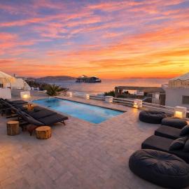 Elysium by With-Inn Mykonos Suites, khách sạn ở Tourlos